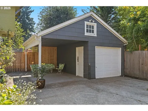 3243 NE 14th Avenue Portland OR 97212