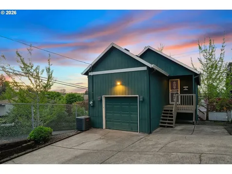 8702 NE Glisan Street Portland OR 97220