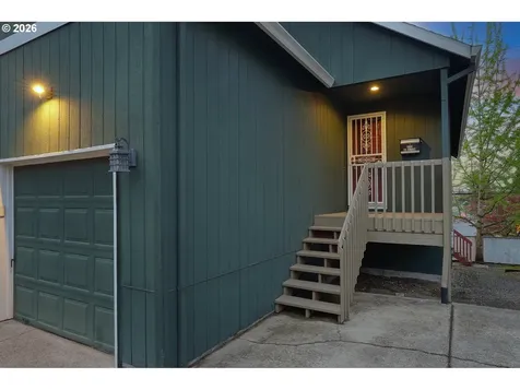8702 NE Glisan Street Portland OR 97220