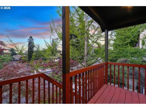 8702 NE Glisan Street Portland OR 97220