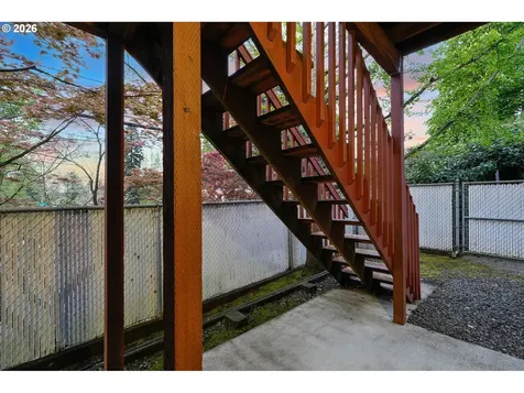 8702 NE Glisan Street Portland OR 97220