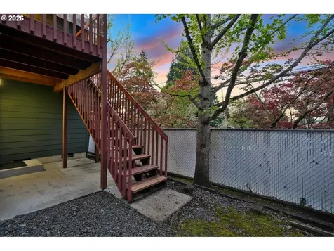 8702 NE Glisan Street Portland OR 97220