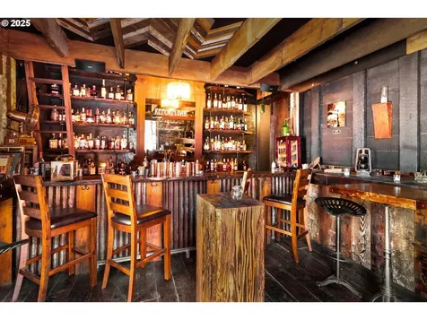 1772 SE Jackson Street Roseburg OR 97470