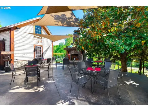 1772 SE Jackson Street Roseburg OR 97470