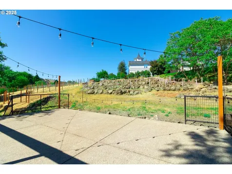 1772 SE Jackson Street Roseburg OR 97470