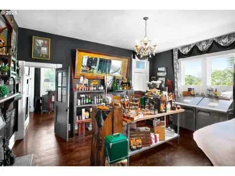 1772 SE Jackson Street Roseburg OR 97470