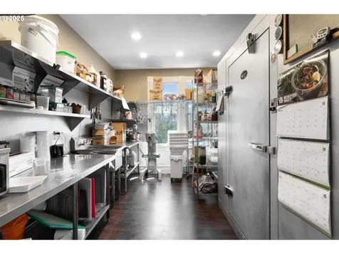 1772 SE Jackson Street Roseburg OR 97470