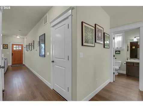 5826 SE Flavel Street Portland OR 97206