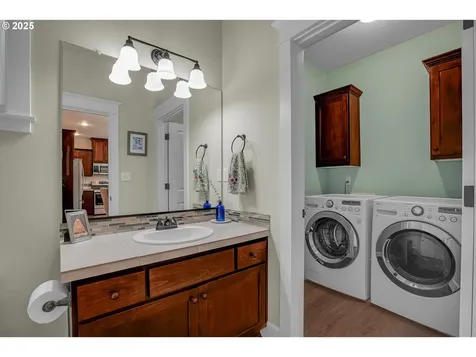 5826 SE Flavel Street Portland OR 97206