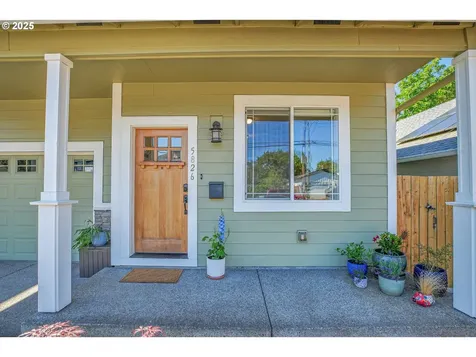 5826 SE Flavel Street Portland OR 97206