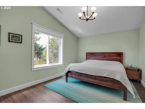 5826 SE Flavel Street Portland OR 97206