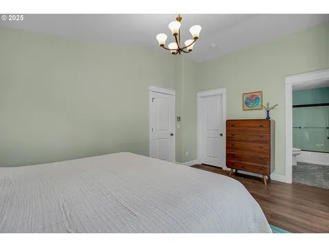 5826 SE Flavel Street Portland OR 97206