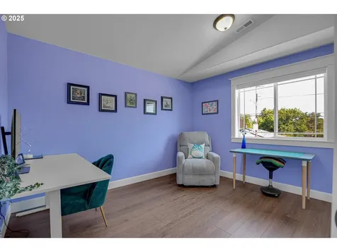 5826 SE Flavel Street Portland OR 97206