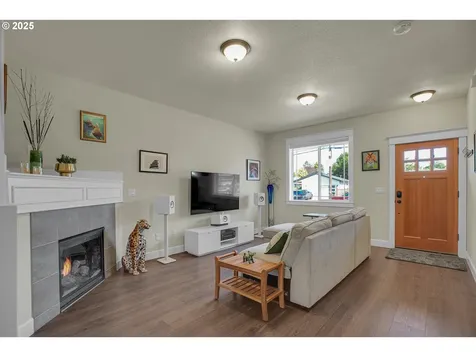 5826 SE Flavel Street Portland OR 97206