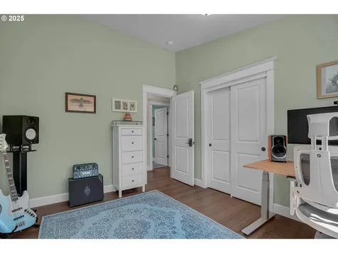 5826 SE Flavel Street Portland OR 97206