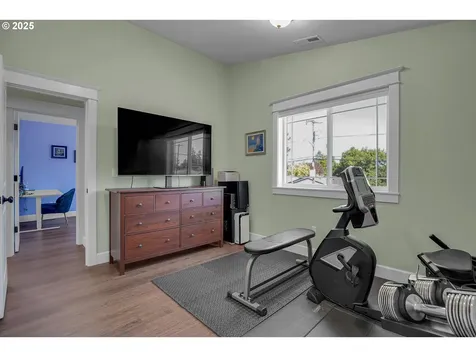 5826 SE Flavel Street Portland OR 97206