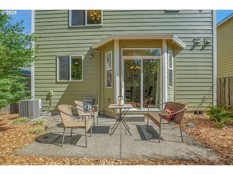 5826 SE Flavel Street Portland OR 97206
