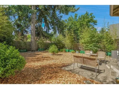 5826 SE Flavel Street Portland OR 97206
