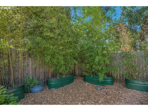 5826 SE Flavel Street Portland OR 97206
