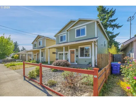 5826 SE Flavel Street Portland OR 97206