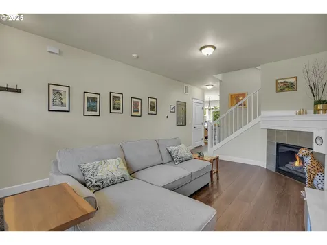 5826 SE Flavel Street Portland OR 97206