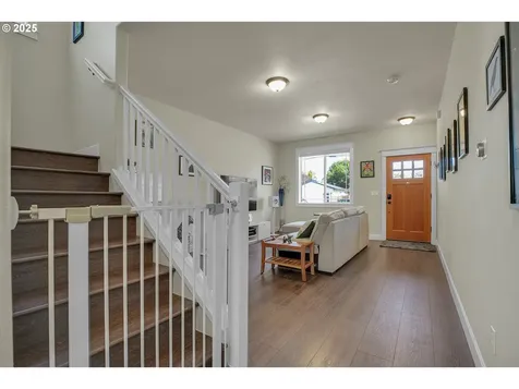 5826 SE Flavel Street Portland OR 97206