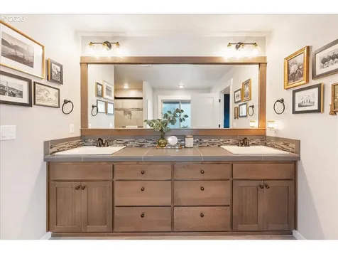 19123 Pease Road Oregon City OR 97045