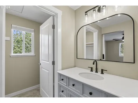 15811 NE 34th Street Vancouver WA 98682