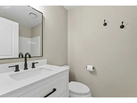 15811 NE 34th Street Vancouver WA 98682