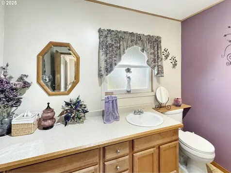 1008 F Street Centralia WA 98531