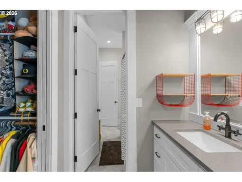 17847 S Hidden Lake Drive Oregon City OR 97045