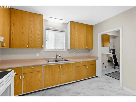 2834 N Terry Street Portland OR 97217