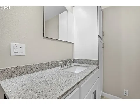 2834 N Terry Street Portland OR 97217