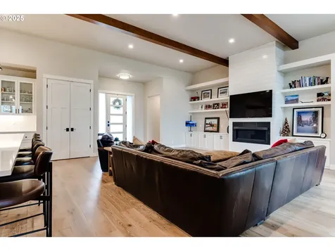 1910 John Day Drive Eugene OR 97408