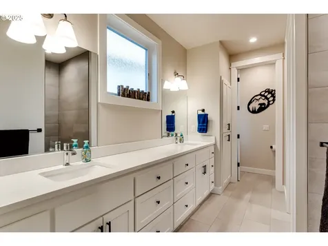 1910 John Day Drive Eugene OR 97408