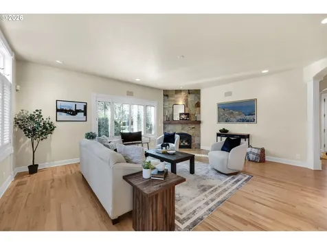 2899 Riverwalk Loop Eugene OR 97401