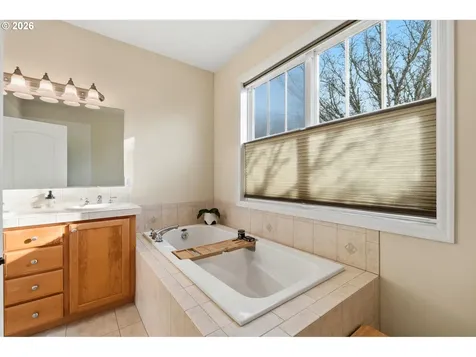 2442 NW Burnett Street Portland OR 97229