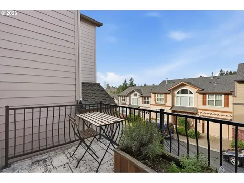 2442 NW Burnett Street Portland OR 97229