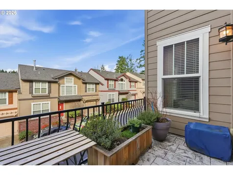 2442 NW Burnett Street Portland OR 97229