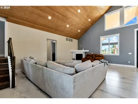 6560 SW Rood Bridge Road Hillsboro OR 97123