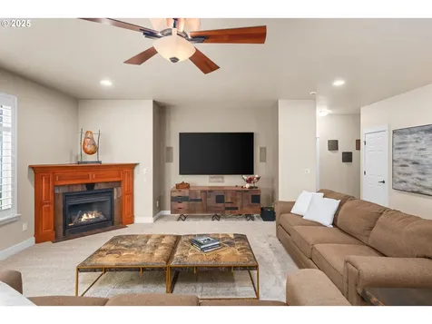 3786 NW 2nd Avenue Hillsboro OR 97124