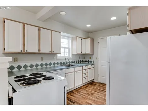 951 W 27th Avenue Eugene OR 97405