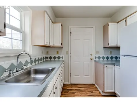 951 W 27th Avenue Eugene OR 97405