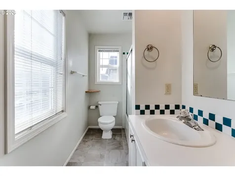 951 W 27th Avenue Eugene OR 97405