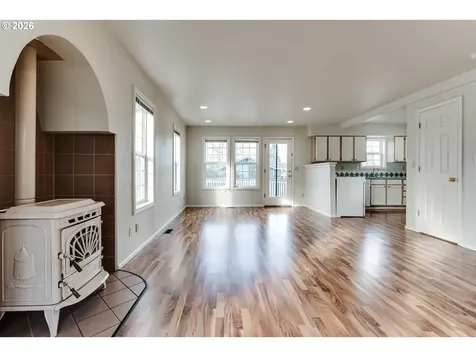 951 W 27th Avenue Eugene OR 97405