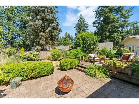 16511 NE Wasco Street Portland OR 97230
