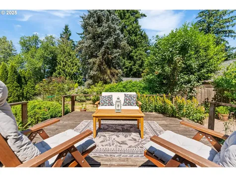 16511 NE Wasco Street Portland OR 97230