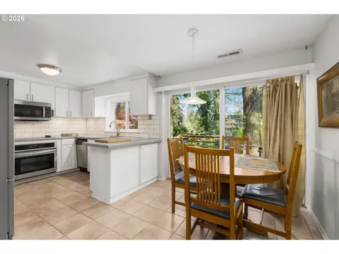 1725 Southshore Boulevard Lake Oswego OR 97034