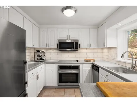 1725 Southshore Boulevard Lake Oswego OR 97034