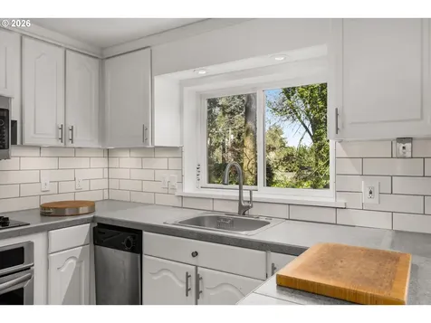 1725 Southshore Boulevard Lake Oswego OR 97034